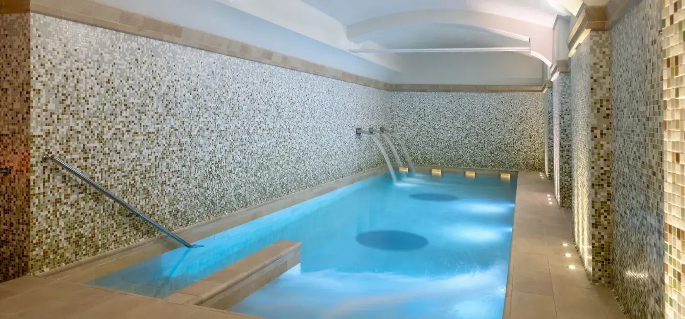 Indoor Swimming Pool view of Unahotels Galles Milano Milan, Italy